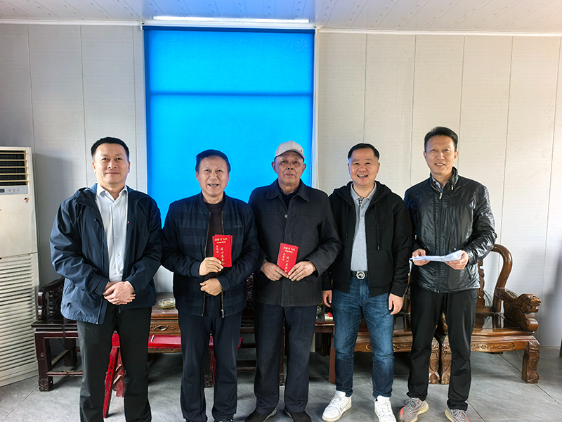情暖重阳！江苏云顶国际官网科技董事长卫海洋走访慰问村上老人